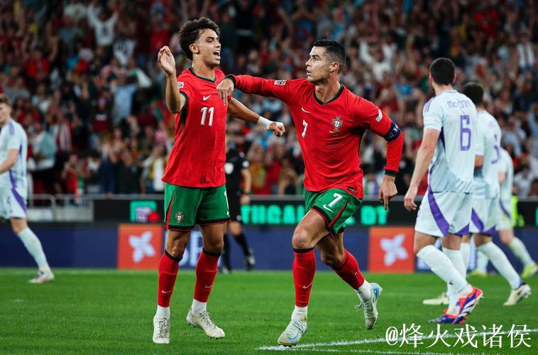 葡萄牙主教练透露C罗对替补角色不满：未曾提及离队想法